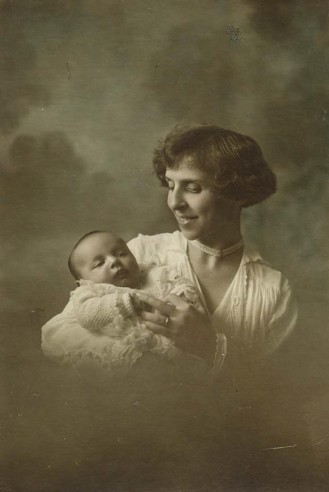 Adelaide Dore e il piccolo Giaime Pintor