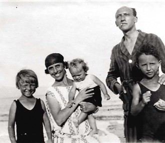La famiglia Pintor alla spiaggia del Poetto